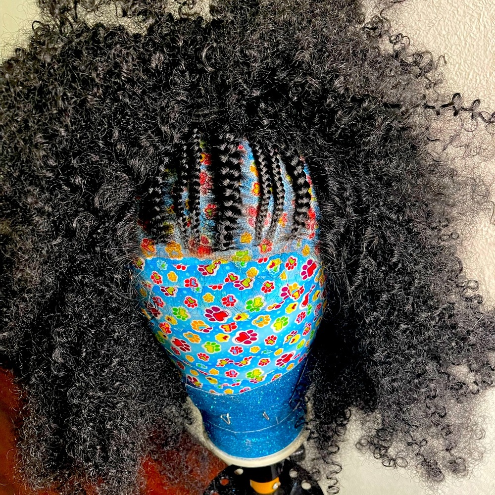 !!!!SOLD!!!!SENSATIONNEL CLOUD 9 SWISSLACE WIG!